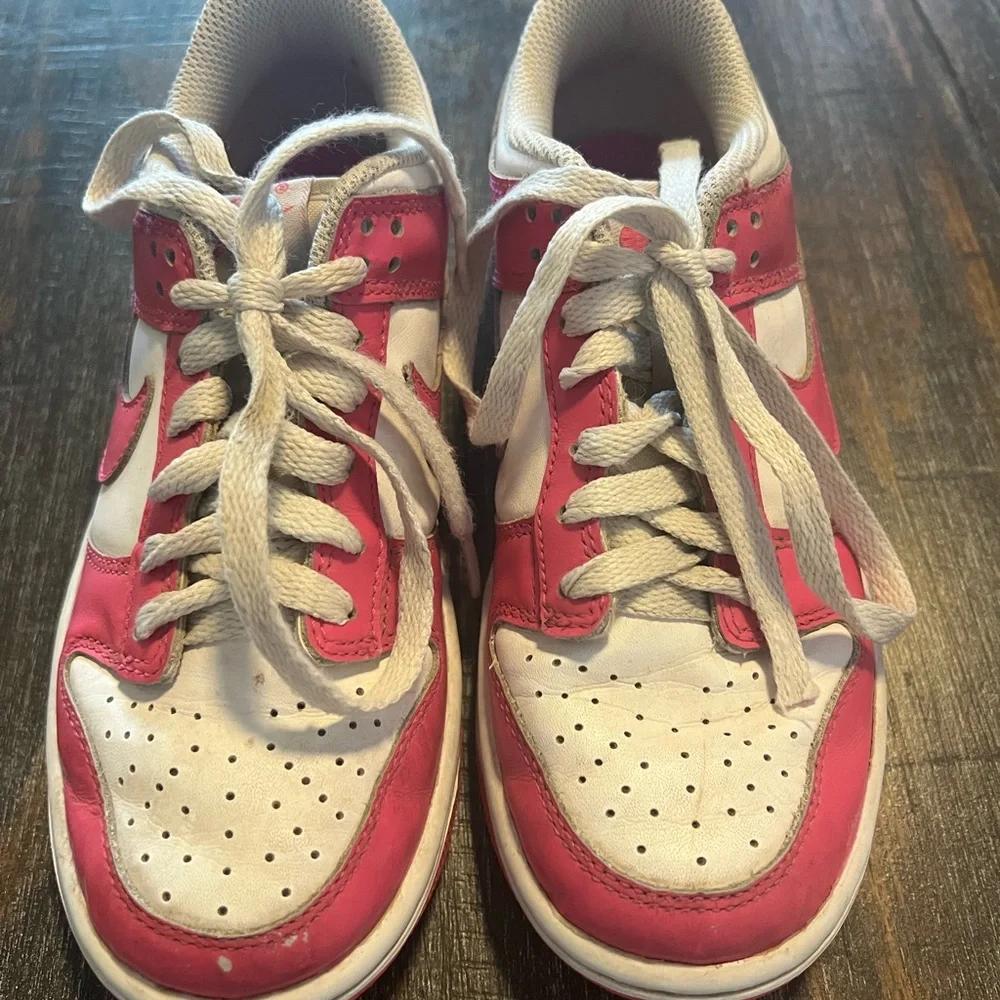 Nike vibrant pink